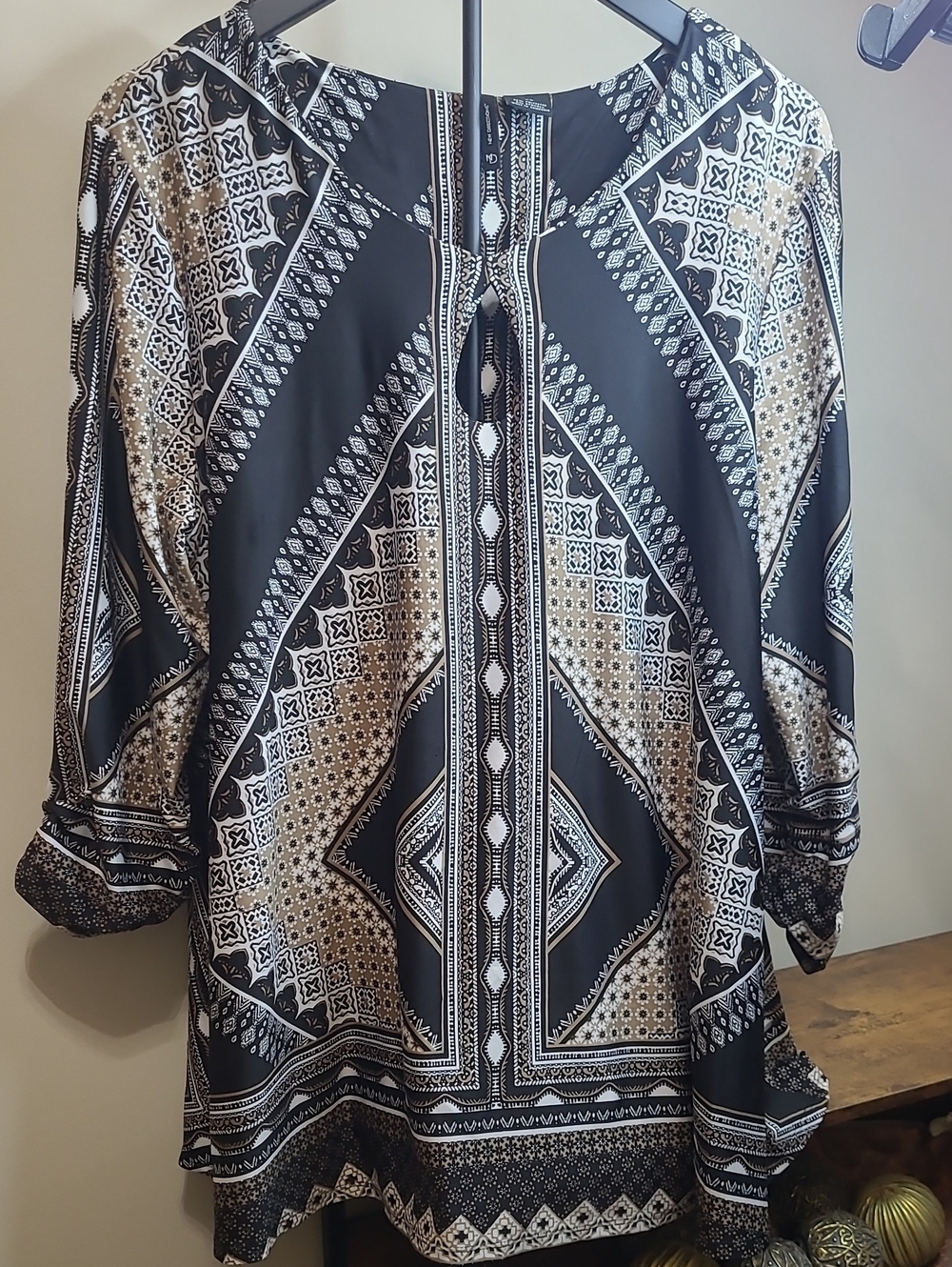 New Directions Black, Tan & White Abstract Print Tunic Top with Keyhole Neck XL